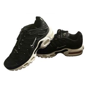 Worn Once (8.5W), Nike Air Max Plus shoes